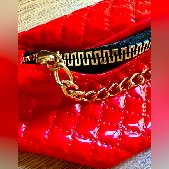 NWOT Jane and Berry Shiny Bright Red Quilted Pleather Fanny Pack - Picture 6 of 6